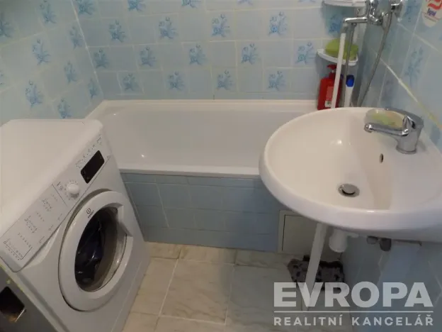 Prodej bytu 2+1, Pardubice - Zelené Předměstí, nábřeží Závodu míru, 53 m2