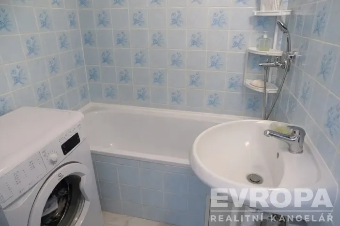 Prodej bytu 2+1, Pardubice - Zelené Předměstí, nábřeží Závodu míru, 53 m2