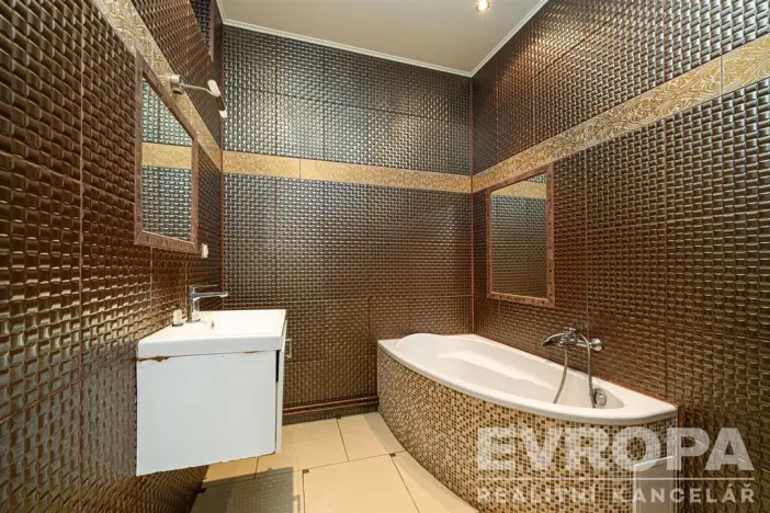 Prodej obchodního prostoru, Vrchlabí, Pražská, 265 m2