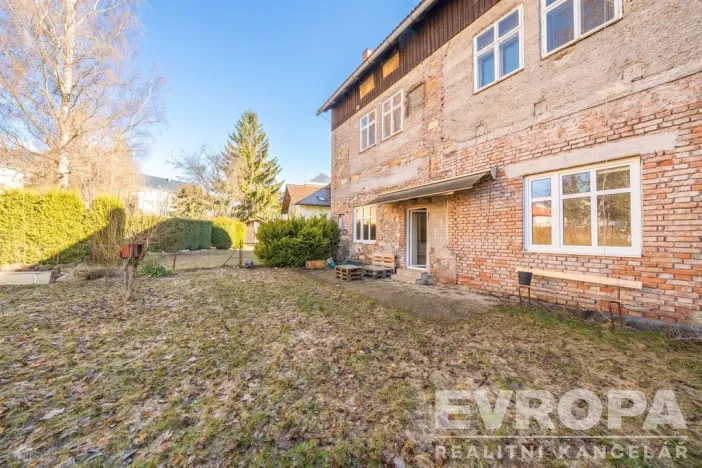 Prodej komerční nemovitosti, Vrchlabí, Pražská, 1800 m2
