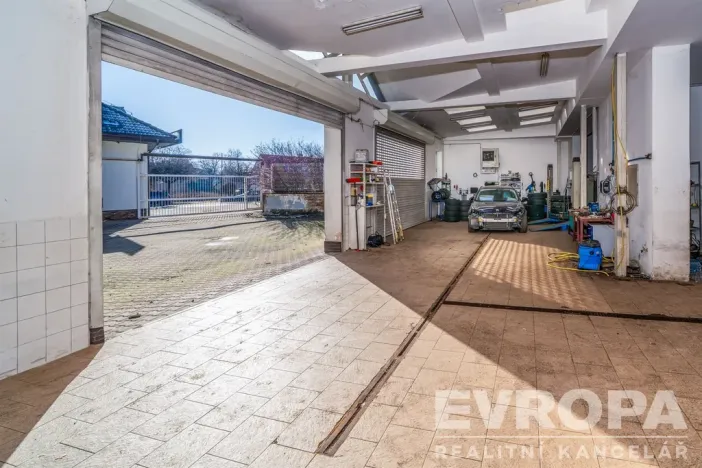 Prodej komerční nemovitosti, Vrchlabí, Pražská, 1800 m2