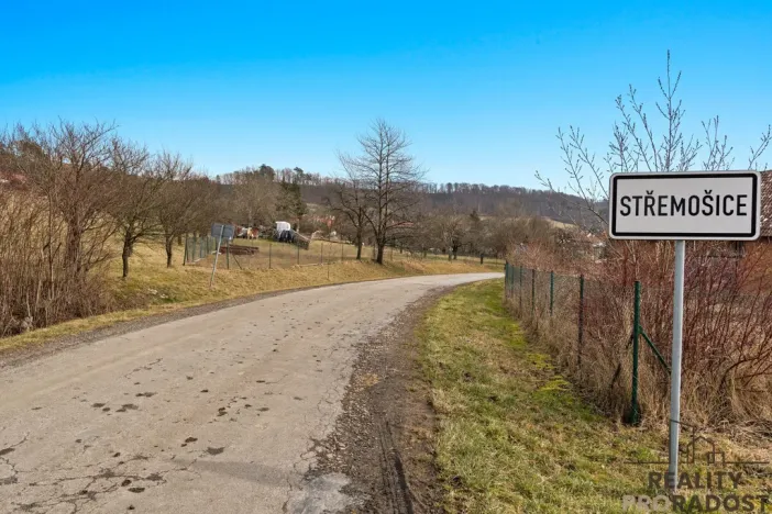 Prodej pozemku pro bydlení, Střemošice, 1585 m2