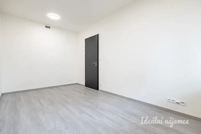 Pronájem bytu 2+kk, Praha - Hloubětín, Poděbradská, 55 m2