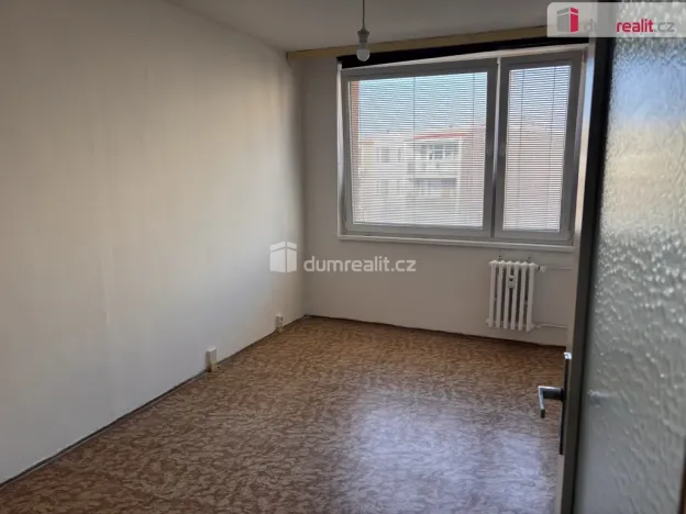 Pronájem bytu 1+kk, Praha - Černý Most, Dygrýnova, 17 m2