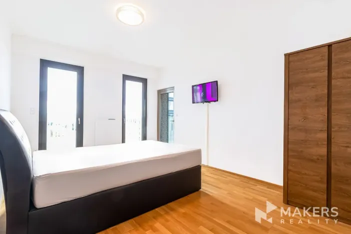 Pronájem bytu 2+kk, Praha - Žižkov, Olšanská, 89 m2