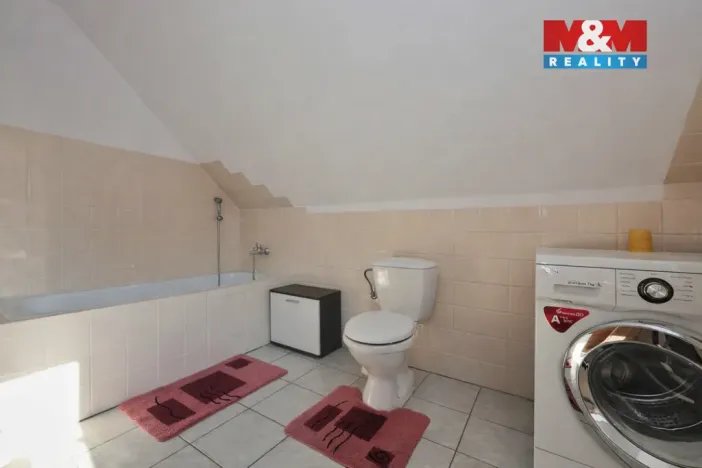 Prodej rodinného domu, Stáj, 250 m2