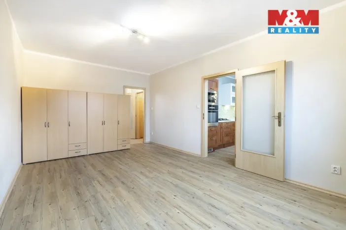 Prodej bytu 2+1, Pardubice - Studánka, Luďka Matury, 74 m2