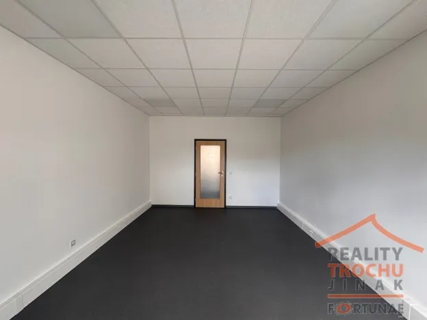 Pronájem výrobních prostor, Hradec Králové, U Fotochemy, 220 m2