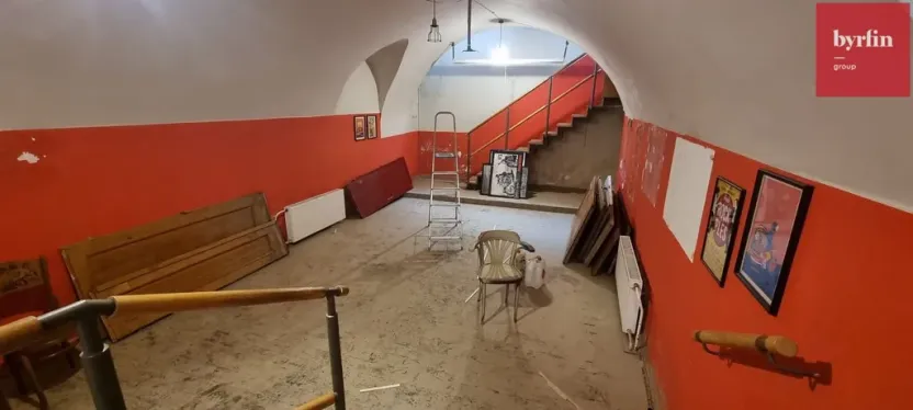 Pronájem obchodního prostoru, Opava, Dolní náměstí, 194 m2