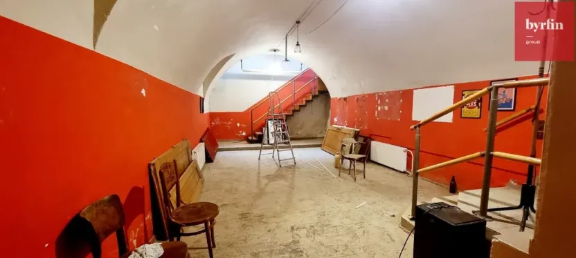 Pronájem obchodního prostoru, Opava, Dolní náměstí, 194 m2