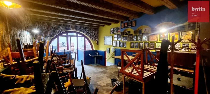 Pronájem obchodního prostoru, Opava, Dolní náměstí, 194 m2