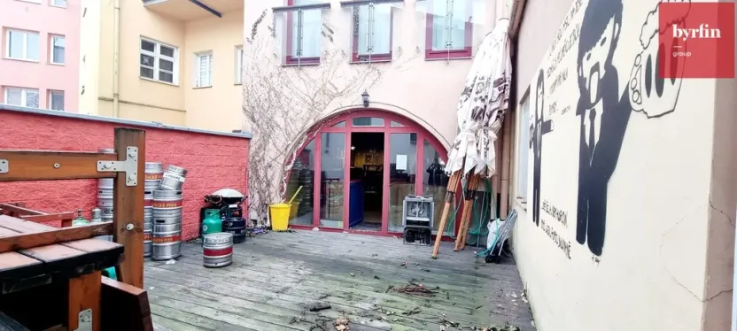 Pronájem obchodního prostoru, Opava, Dolní náměstí, 194 m2