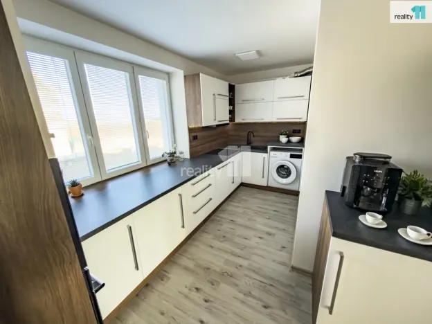 Prodej bytu 3+kk, Lošany, 64 m2