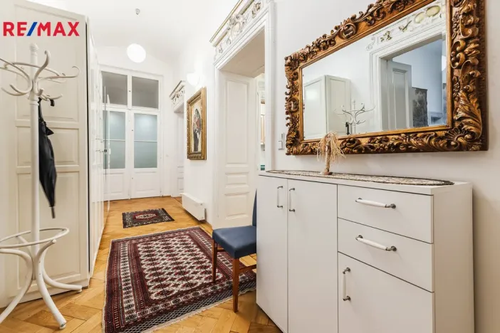 Pronájem kanceláře, Praha - Nové Město, Na Zderaze, 180 m2