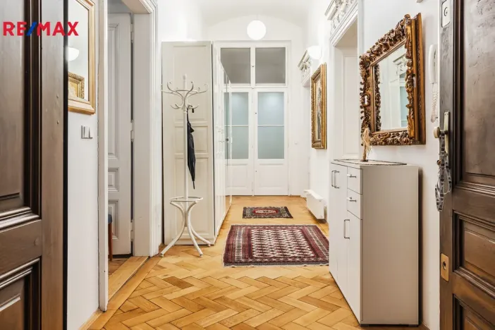 Pronájem kanceláře, Praha - Nové Město, Na Zderaze, 180 m2