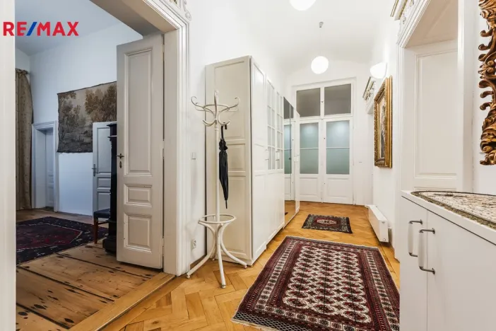 Pronájem kanceláře, Praha - Nové Město, Na Zderaze, 180 m2