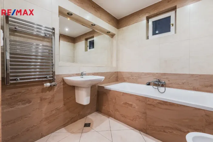 Pronájem kanceláře, Praha - Nové Město, Na Zderaze, 180 m2