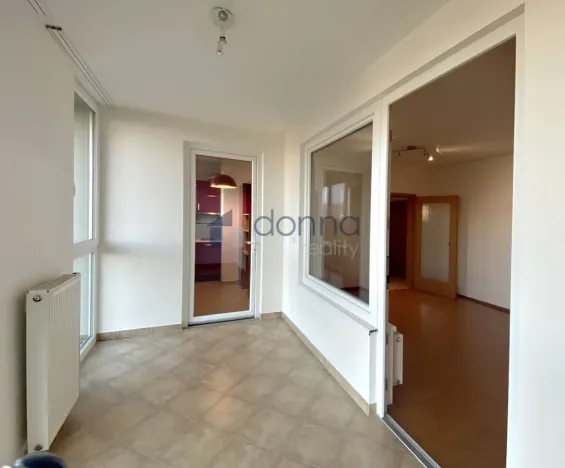 Pronájem bytu 1+kk, Praha, Nademlejnská, 35 m2