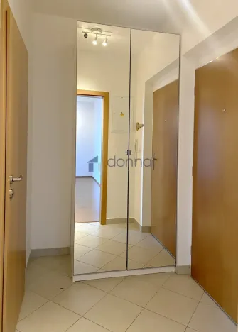 Pronájem bytu 1+kk, Praha, Nademlejnská, 35 m2