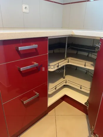 Pronájem bytu 1+kk, Praha, Nademlejnská, 35 m2