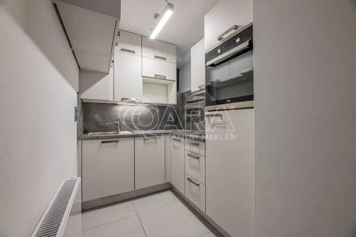 Pronájem bytu 1+kk, Praha, Květnická, 38 m2
