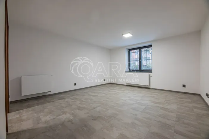 Pronájem bytu 1+kk, Praha, Květnická, 38 m2