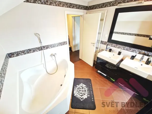 Prodej rodinného domu, Praha - Újezd nad Lesy, Zbytinská, 185 m2