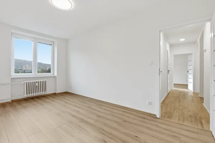 Pronájem bytu 2+kk, Karlovy Vary, Šmeralova, 50 m2