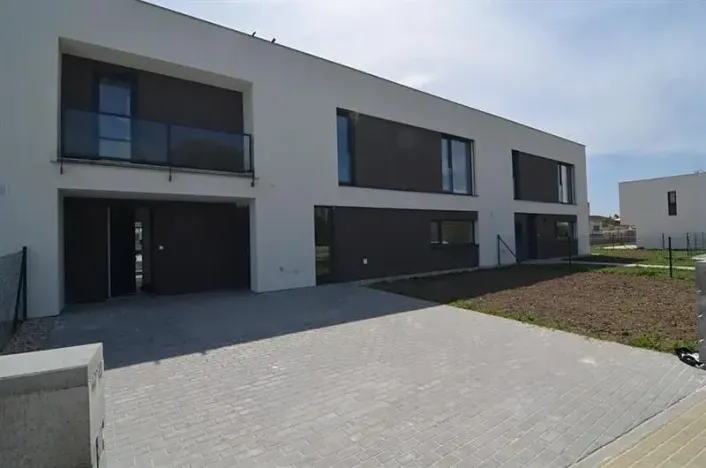 Pronájem rodinného domu, Vestec, Erbenova, 140 m2