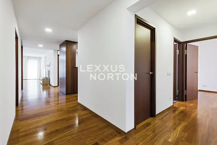 Pronájem bytu 5+1, Praha - Bubeneč, Pod kaštany, 193 m2