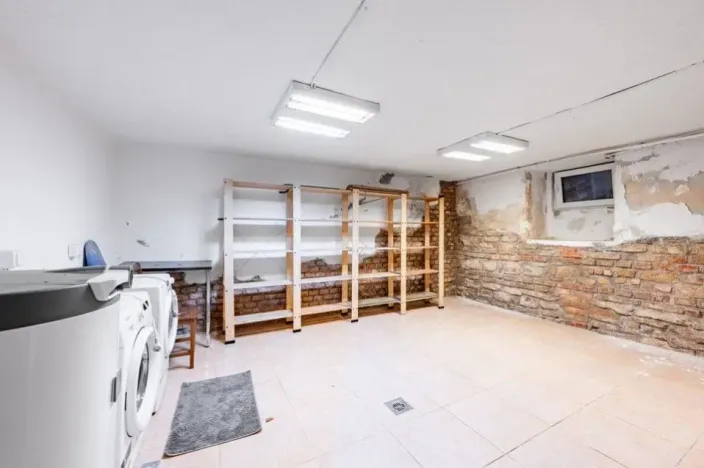 Prodej rodinného domu, Praha - Kobylisy, Sedlecká, 200 m2