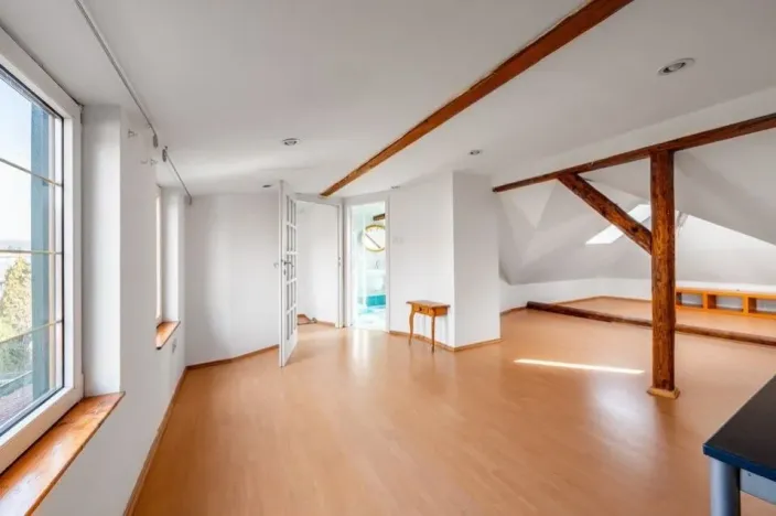 Prodej rodinného domu, Praha - Kobylisy, Sedlecká, 200 m2