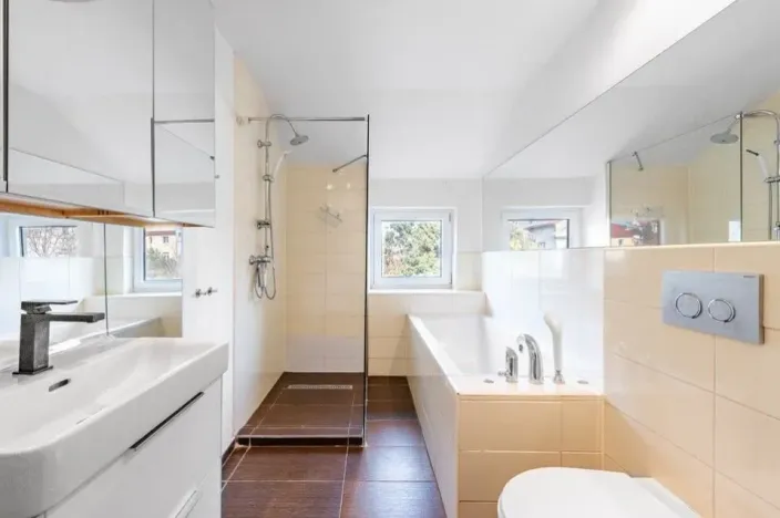 Prodej rodinného domu, Praha - Kobylisy, Sedlecká, 200 m2