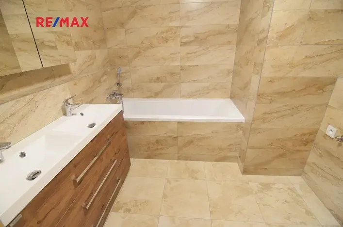 Pronájem bytu 3+kk, Praha - Hlubočepy, Fabiánové, 69 m2