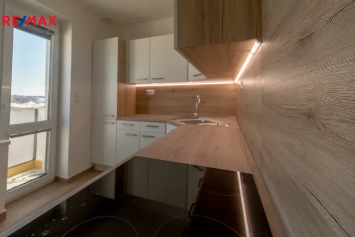 Pronájem bytu 2+kk, Hradec Králové - Pražské Předměstí, Horova, 51 m2