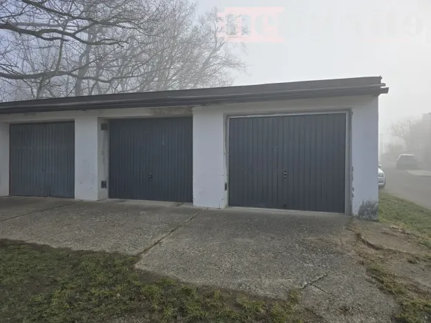 Pronájem garáže, Praha - Braník, Věkova, 15 m2