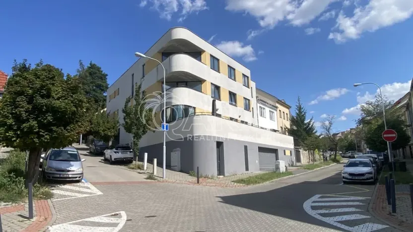 Pronájem bytu 2+kk, Brno, Hrozňatova, 72 m2