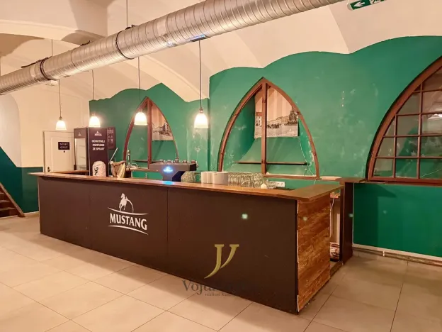 Pronájem restaurace, Olomouc, Horní náměstí, 150 m2