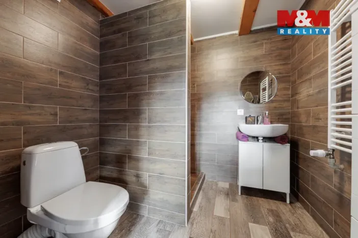 Prodej rodinného domu, Libá, 228 m2