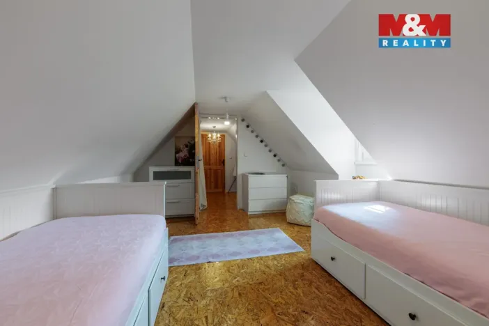 Prodej rodinného domu, Libá, 228 m2