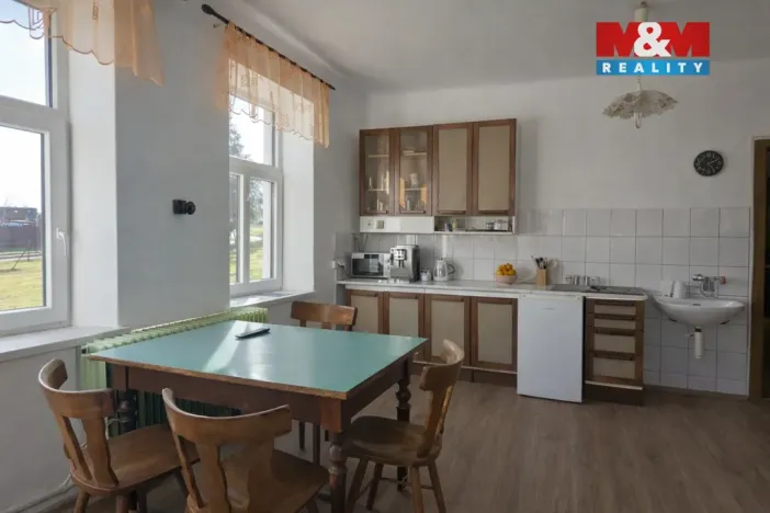 Pronájem rodinného domu, Tisová, 480 m2