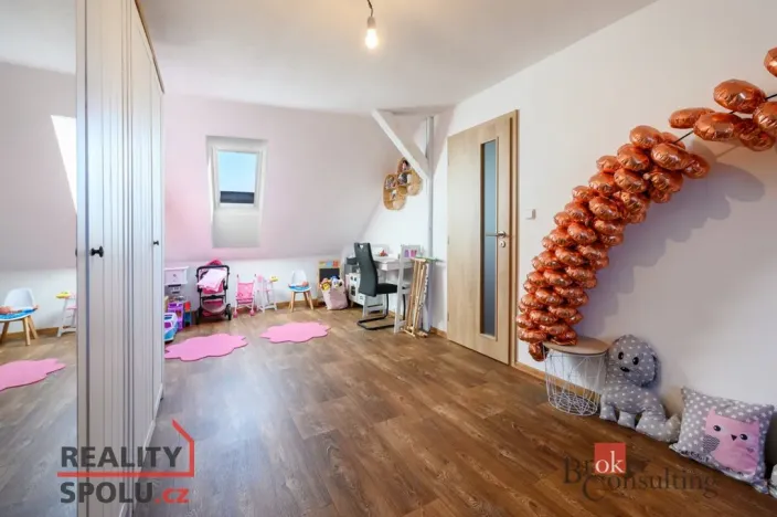 Prodej rodinného domu, Koloveč, nám. Svobody, 160 m2