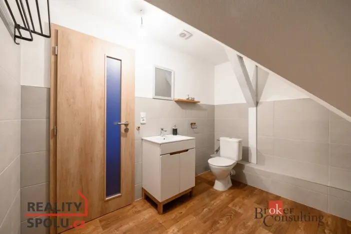 Prodej rodinného domu, Koloveč, nám. Svobody, 160 m2