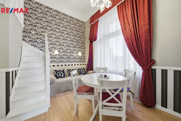 Prodej bytu 2+kk, Karlovy Vary, Krále Jiřího, 49 m2