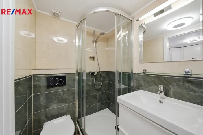 Prodej bytu 2+kk, Karlovy Vary, Krále Jiřího, 49 m2