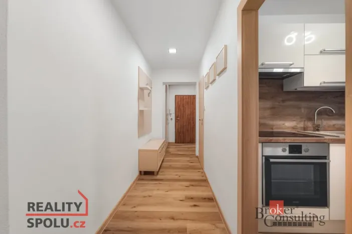 Prodej bytu 3+1, Plzeň - Doubravka, Železničářská, 77 m2