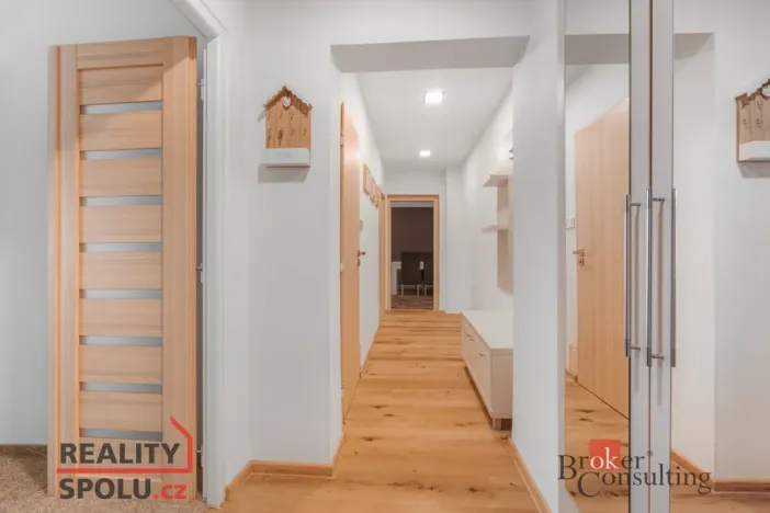 Prodej bytu 3+1, Plzeň - Doubravka, Železničářská, 77 m2