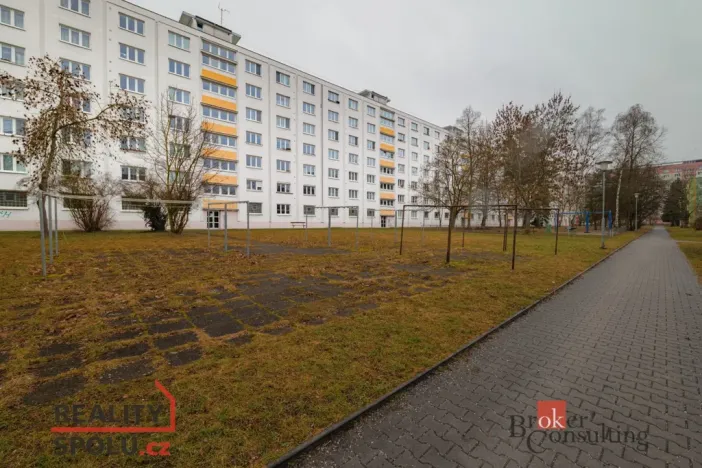 Prodej bytu 3+1, Plzeň - Doubravka, Železničářská, 77 m2