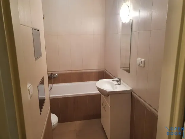 Prodej bytu 2+1, Karlovy Vary, Ostrovská, 58 m2