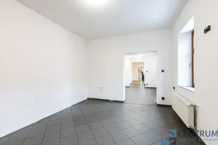 Pronájem obchodního prostoru, Jablonec nad Nisou, Pražská, 323 m2